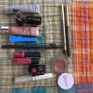 11 makeup item face, eyes & lips. Sample & full sz